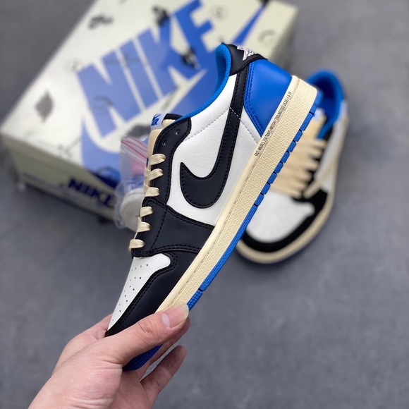 💙💕Nike Air Jordan 1 Low OG Men's Shoes🔴
